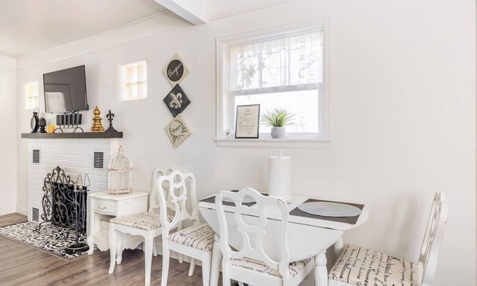Colorado Springs House | Ivywild Boutique Cottage with Patio