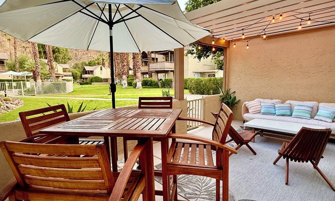 Indian Wells Condo | IW 1 Bedroom Condo, Awesome Patio with Pool and Mountain Views