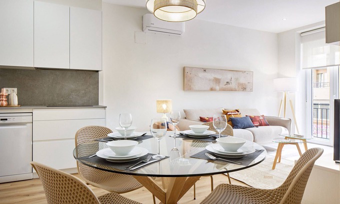Gros Apartment | Izpizua II | The Rentals Collection