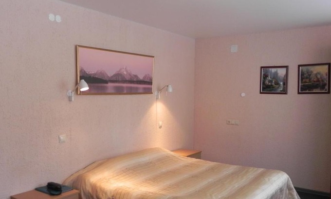 Yekaterinburg Hotel | Izumrud Hotel