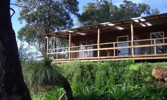 Gidgegannup Cottage | Jacaranda Farm Cottage