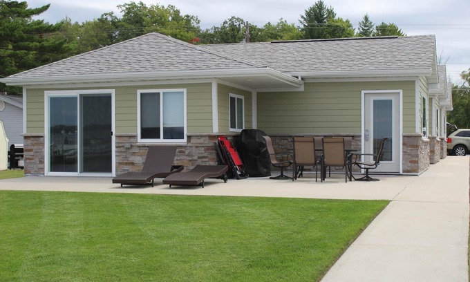 Prudenville Cabin | Jack's on the Bay, 2 Bedroom/2 Bath Lake Front