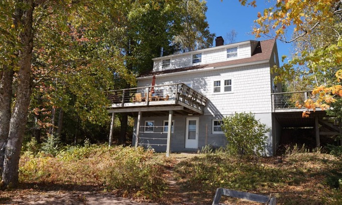 Madeline Island House | Jackson`s - 200 Feet of Sand Beach