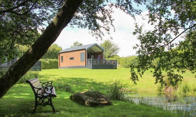 Church Stoke Cottage | JACOB'S MEADOW POD 2, pet friendly, with a garden in Chirbury
