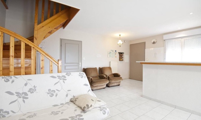 Tramoyes House | Jacqueline - Tramoyes