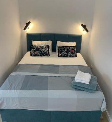 Sector 5 Apartment | Jad House
