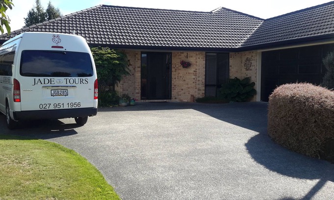 Springlands Bed & Breakfast | Jade Owl Bed and Breakfast