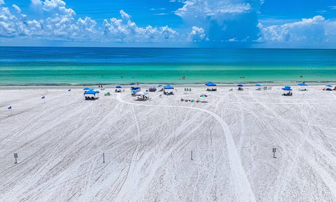 Siesta Key Condo | Jamaica Royale by Beachside Management