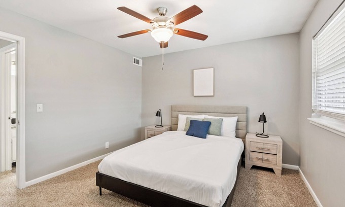 Nashville Apartment | Jamestown D2 I Comfy 2 Bed 1 Bath