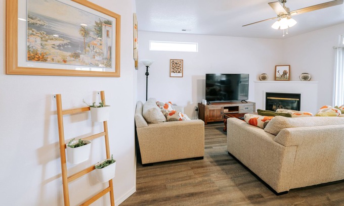 Aloha House | Jan-Mar, 30% Monthly Discount/3B/2.5BA House Nike