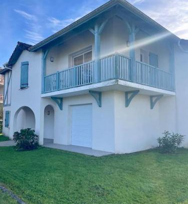 Salies-de-Bearn Apartment | JASMIN- Appartement T3 lumineux très bien équipé avec balcon