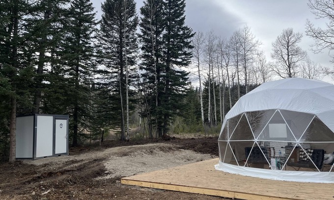 Hinton RV Rental | Jasper Gateway Glamping, Dome #3