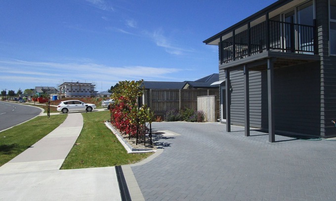 Wharewaka Apartment | Jaw Dropping Views, Taupo View Loft in stunning Wharewaka.