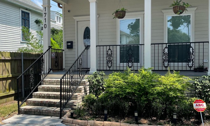 Seventh Ward House | Jazzfest Spot blocks from Fairground 3Bdrm 2 1/2 Bath