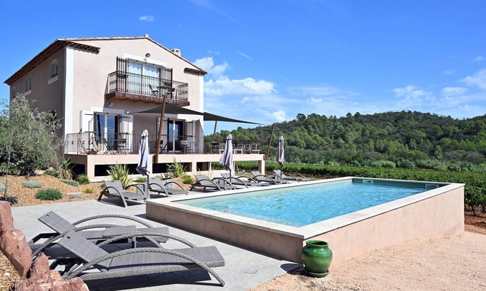 La Londe-les-Maures Apartment | Jean Paul bed and breakfast