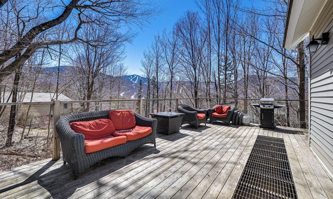 Jeffersonville House | Jeffersonville Home w/Deck Near Hiking & Climbing