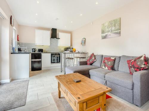 Mersham House | Jemmett Lodge