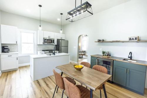 Federal Hill Apartment | Jennifer's Comfy & Stylish Broadway Escape