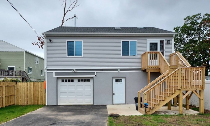 Keansburg House | Jersey Shore Getaway! 5 mins to beach and free parking