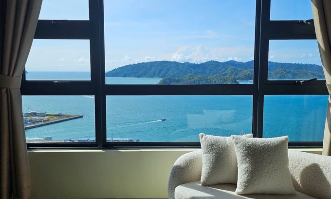 Downtown Kota Kinabalu Apartment | Jesselton Quay - SeaView