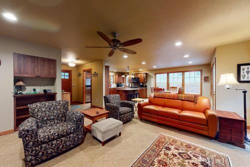 Joseph House | JG Farm Lake Retreat