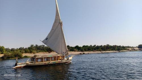 Aswan Boat Rental | JJ Jamaica Felucca