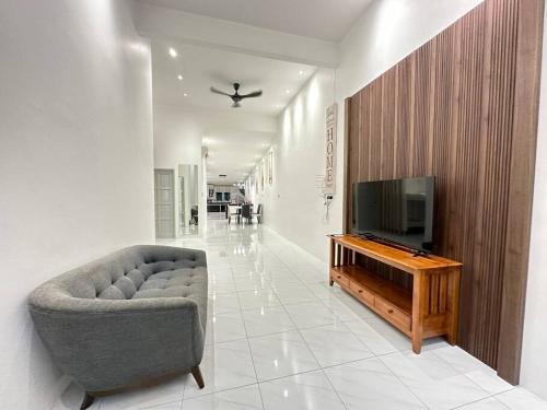 Kuching House | Jk Home 12Pax 500Mbps 10Beds 4BathR 2Carparks