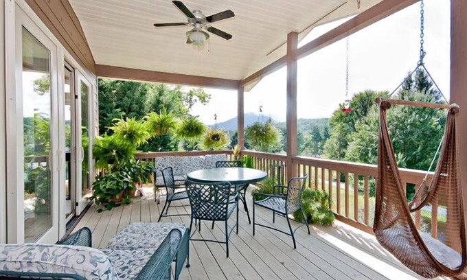 Lake Junaluska House | JOIN US THIS AUTUMN AT BEAUTIFUL LAKE JUNALUSKA! See you soon!