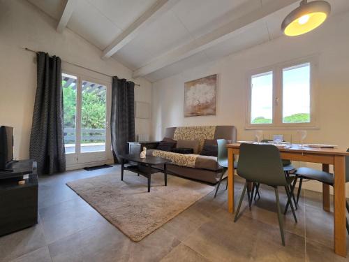 Cap d'Agde Apartment | Joli appartement T2 cabine avec parking et wifi Tennis Village