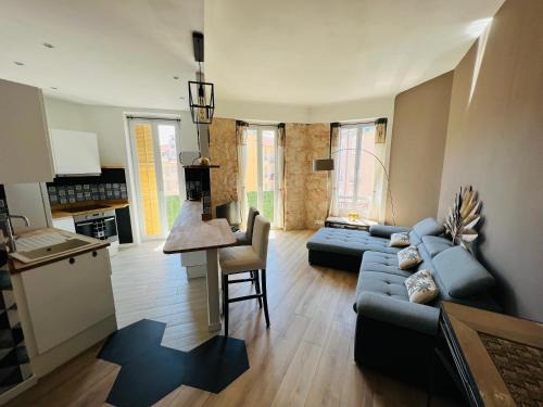 Riquier Apartment | Joyau rare port de Nice
