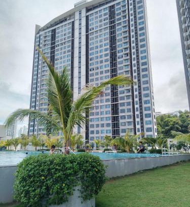Downtown Kota Kinabalu Apartment | JQ ArasTwo Homestaykk LEVEL 22 SEAVIEW