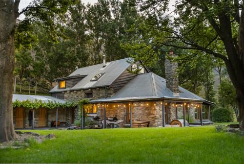 Gibbston House | Judge & Jury Farm Retreat