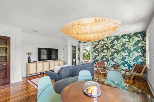 Downtown House | Julia Place
