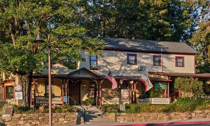 Julian Bed & Breakfast | Julian Gold Rush Hotel