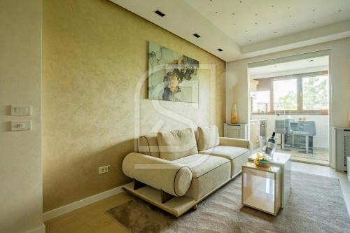 Sector 4 Apartment | Junior by Kristal Collection