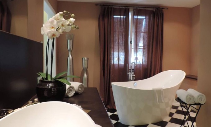 Kressbronn Apartment | Junior Suite New York with free-standing bathtub and terrace
