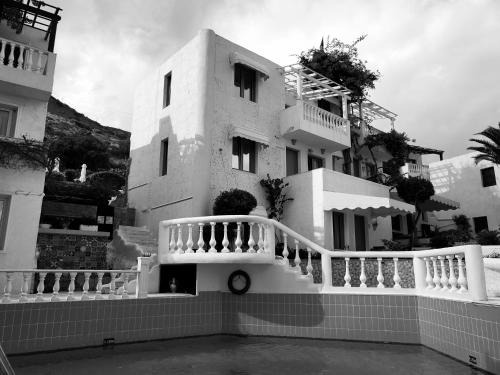 Piskopiano House | Junior Villa for up to 10 vacationers full view