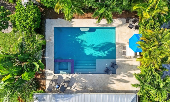 Naples Park House | Juniper Presents: Pool Paradise w/Spa – Trade Snow for Sand, Only 2 Min to Beach