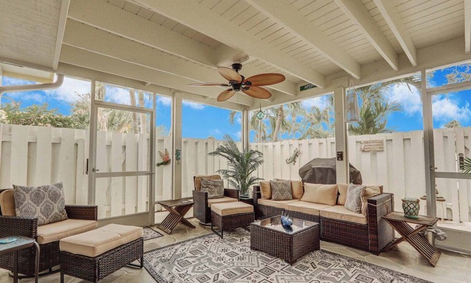 Seabrook Place House | Jupiter Retreat walk to Beach