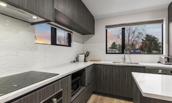 Papakura House | Jupiter St Holiday Home No 4