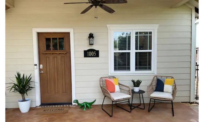 Glen Rose House | Jurassic Place near downtown Glen Rose. Dino themed cottage.