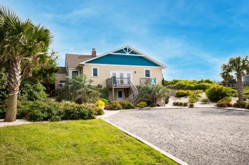 Caswell Beach House | Just A Beach Cottage by Oak Island Accommodations