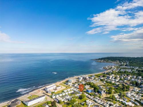 York Beach House | Just Beachy and Shore Delight 2 Cozy Studios