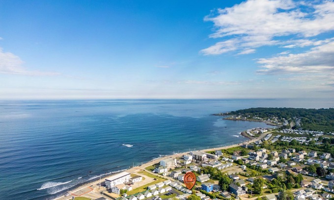 York Beach House | Just Beachy + Shore Delight – 2 Cozy Studios