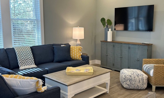 Corolla Condo | Just Beachy! Short Walk To The Beach