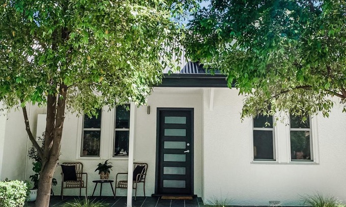 Wagga Wagga House | Just book it! Ruby - a spacious house in the CBD