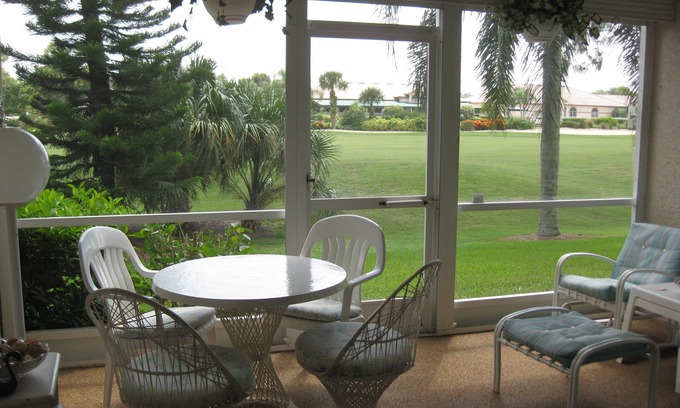 Naples Condo | Just Listed for 2026 Season: Glen Eagle Golf & CC+DennStay Near Fifth St. S