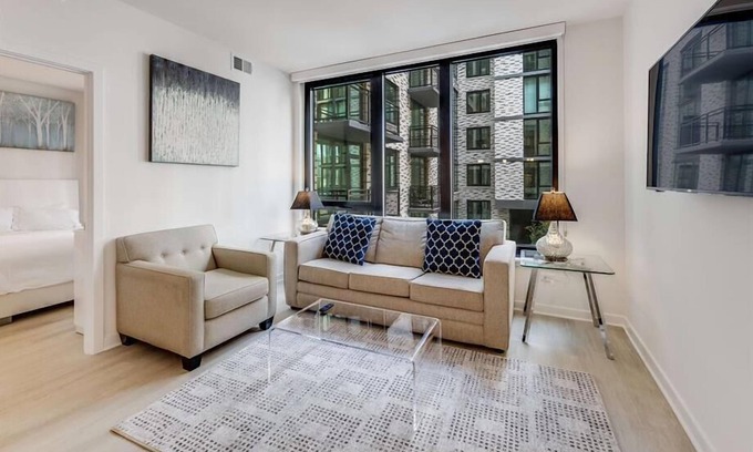 NoMa Hotel | Just mins from Metro RedLine | 2BR w/Desk, TV & Full kItchen