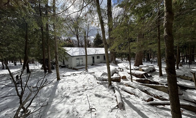Forest Beach House | Just Minutes from downtown Harbor Springs. 3 bedroom home.