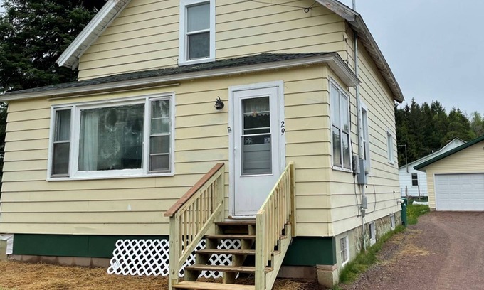Germania House | Just outside of Hurley - Cozy Home Close to Fun Activities - Good Knight Inn